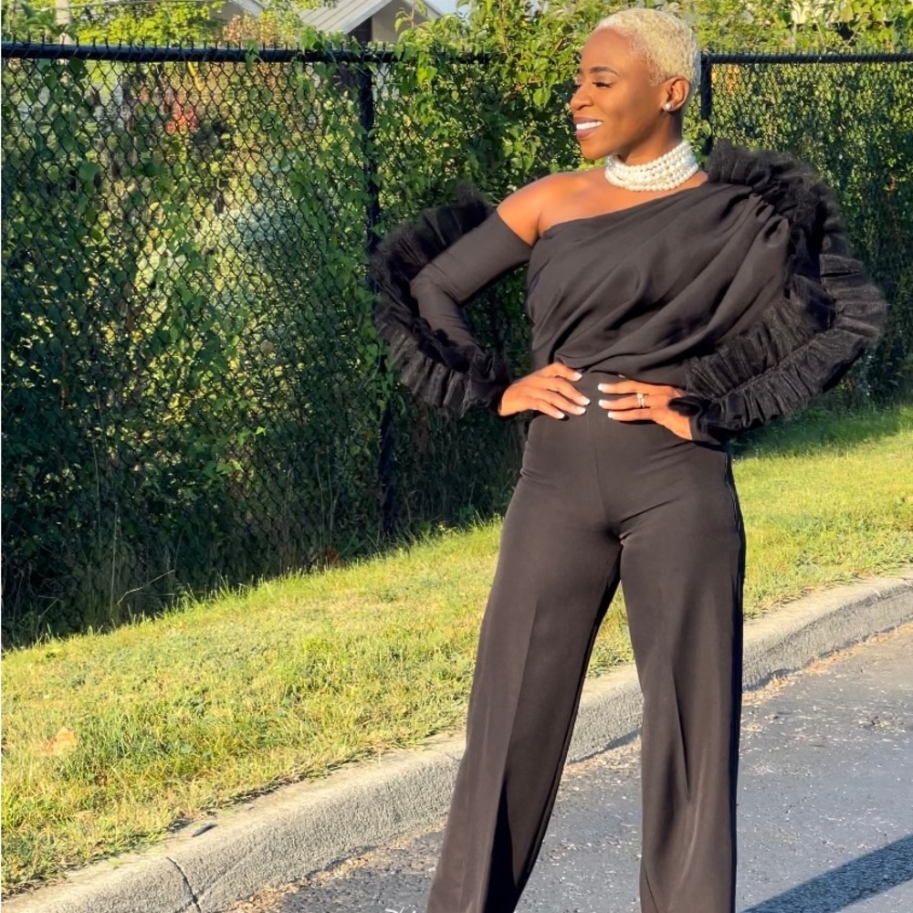 Stylish, ruffle sleeves pant set.